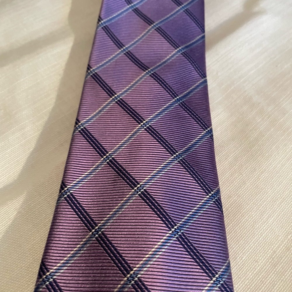 Classic CHAPS mens tie.